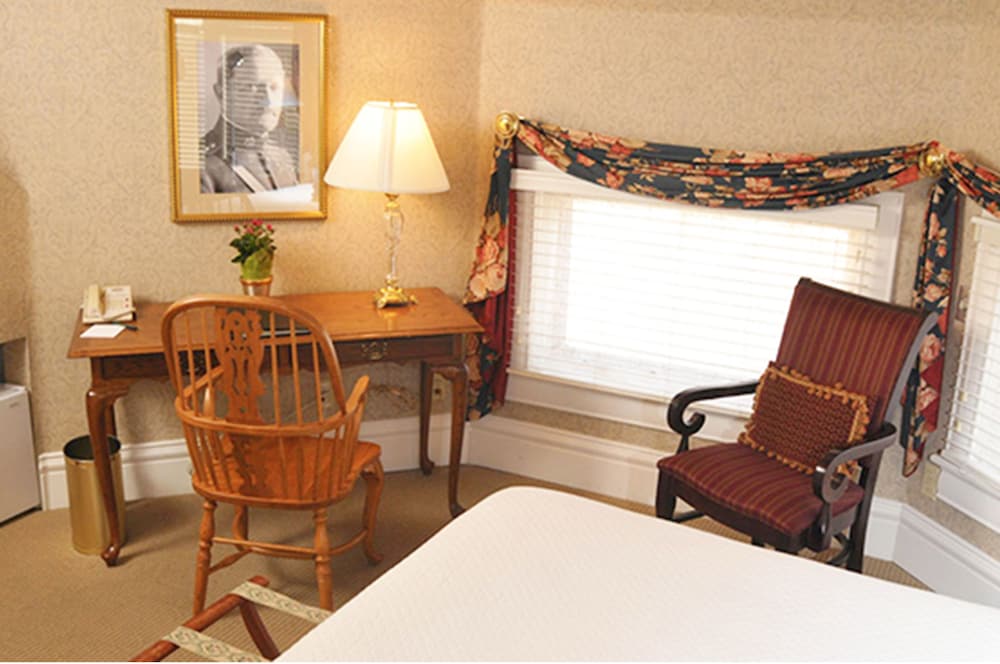 General John Pershing Suite - Photo 2