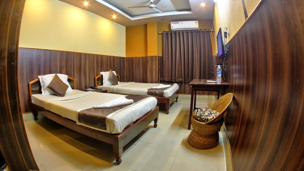 Deluxe Room - Photo 15