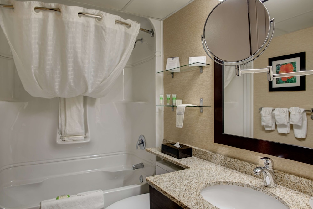 Family Suite, Multiple Beds, Non Smoking, Refrigerator photo 2