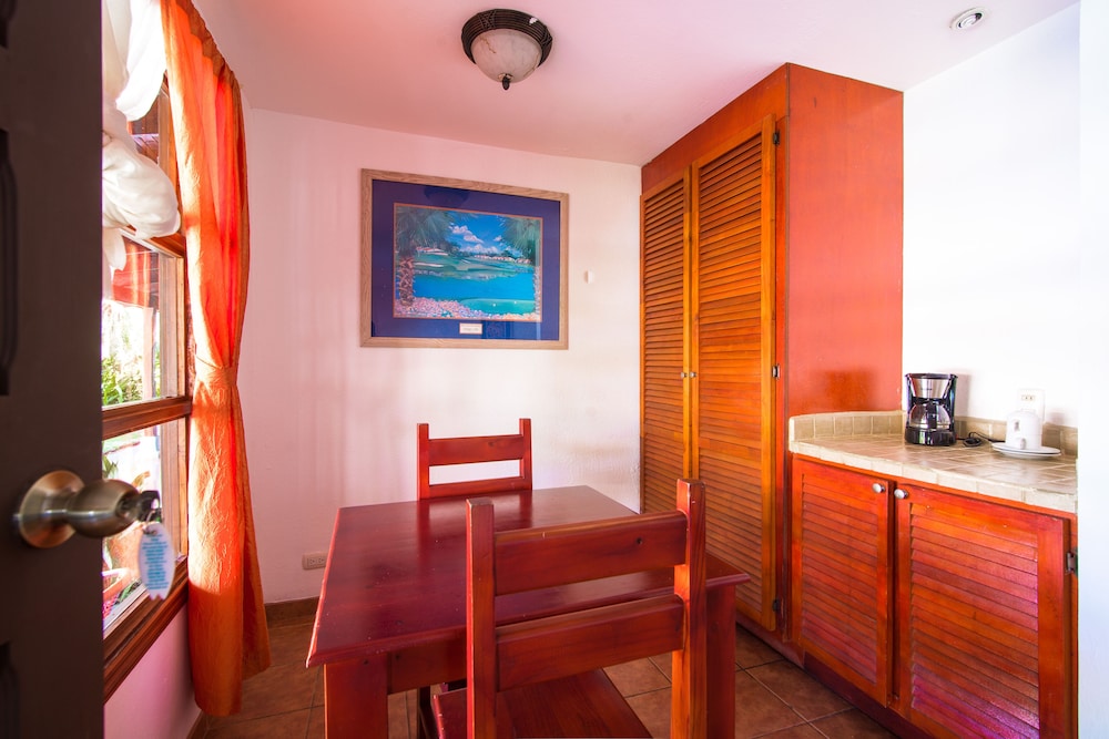 Beachfront Two Queen Beds photo 3