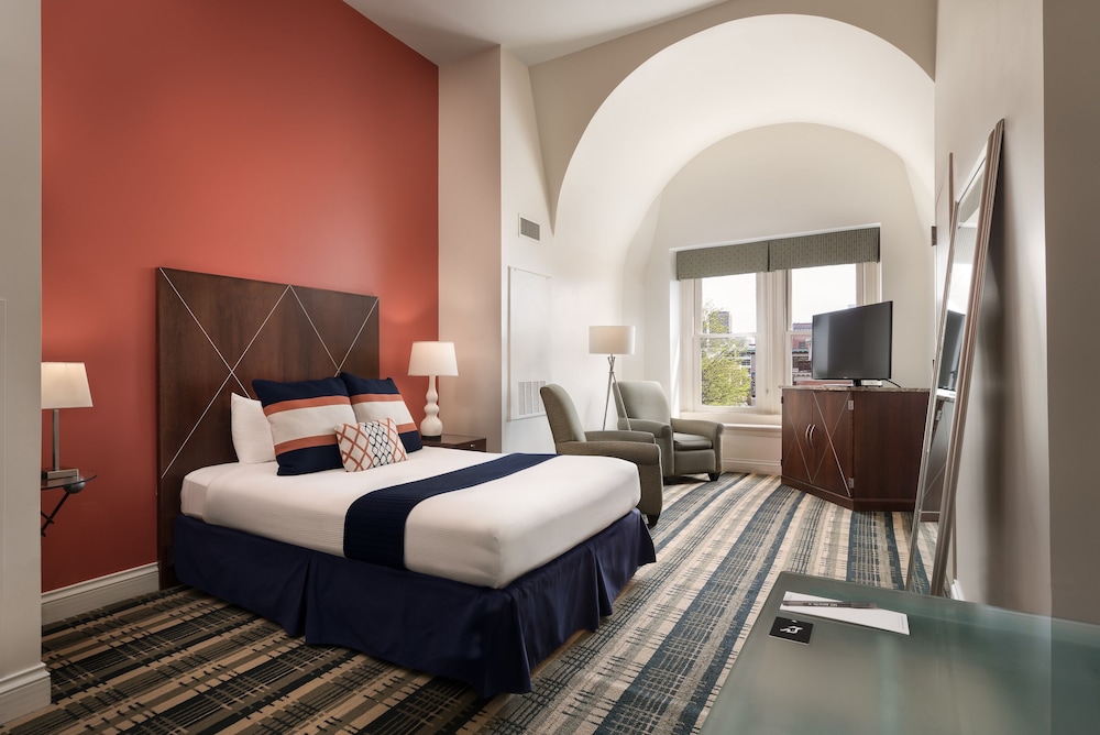Superior Room, 1 Queen Bed (Premium Room (Grand Queen)) - Photo 1