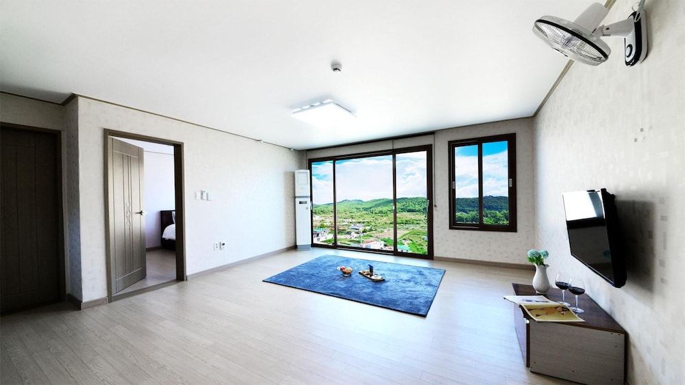 Basic Room, 1 Bedroom (A301(Ocean View)) - Photo 5