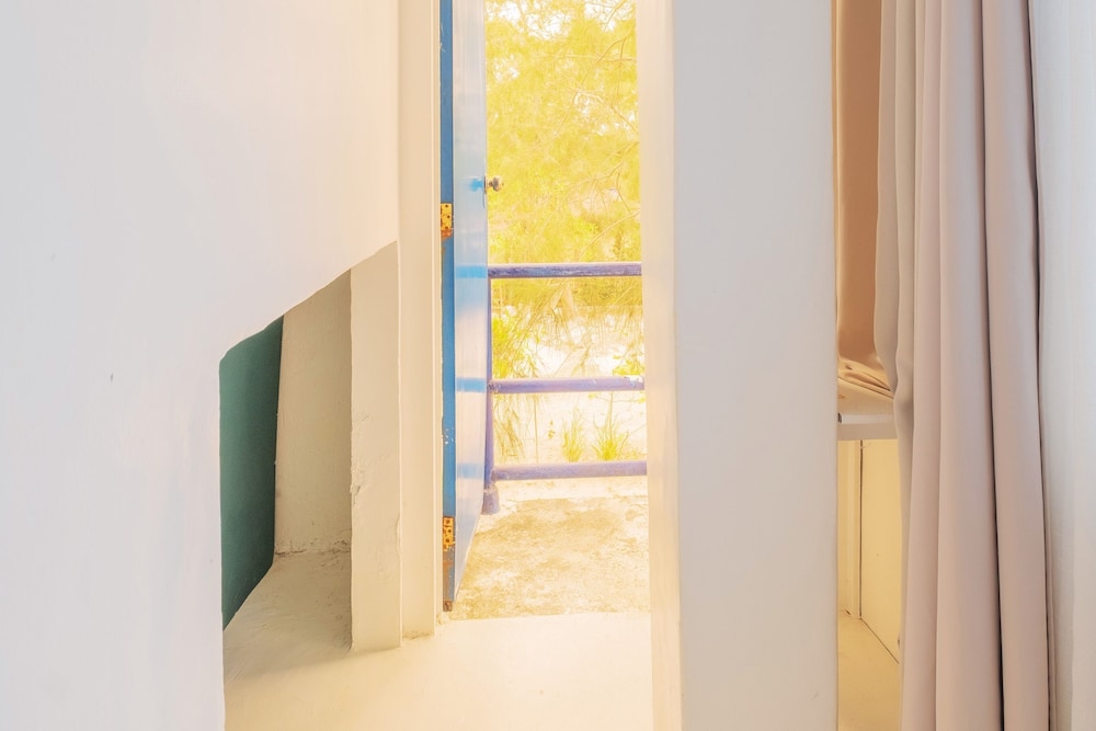 Standard Room - Photo 9