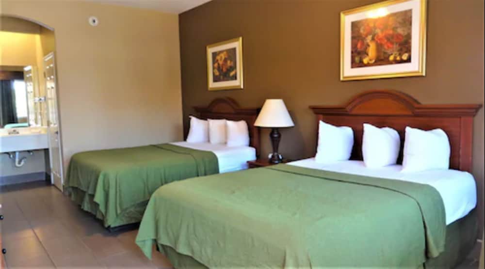 Standard Room, 2 Double Beds photo 1