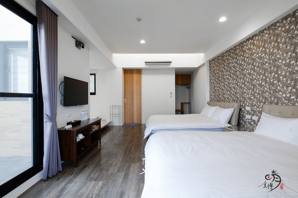 Panoramic Quadruple Room, Multiple Beds, Balcony, Sea Facing photo 2