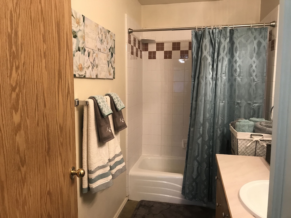 Premium Condo, 1 Bedroom, Kitchen (Unit E8) photo 2