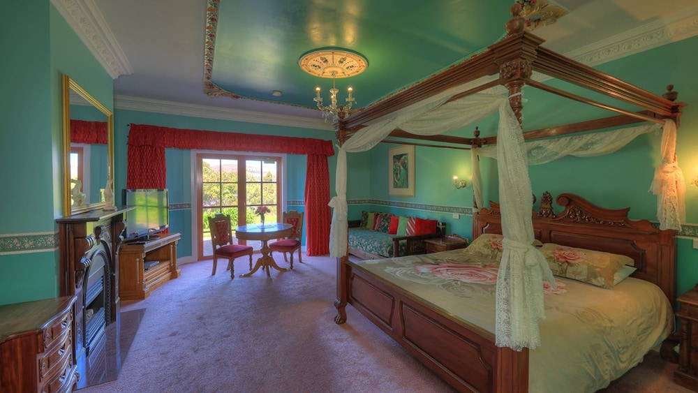 Executive Suite (Two) - Photo 3