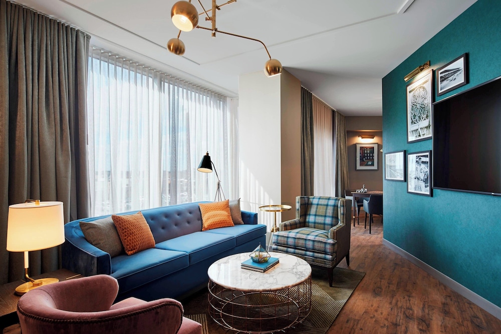 Suite, 1 Bedroom, City View
