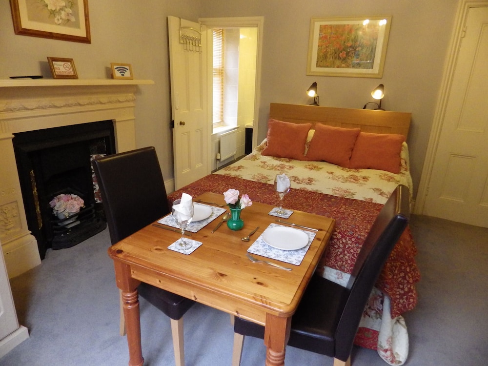 Double Room, River View (Usk) photo 1