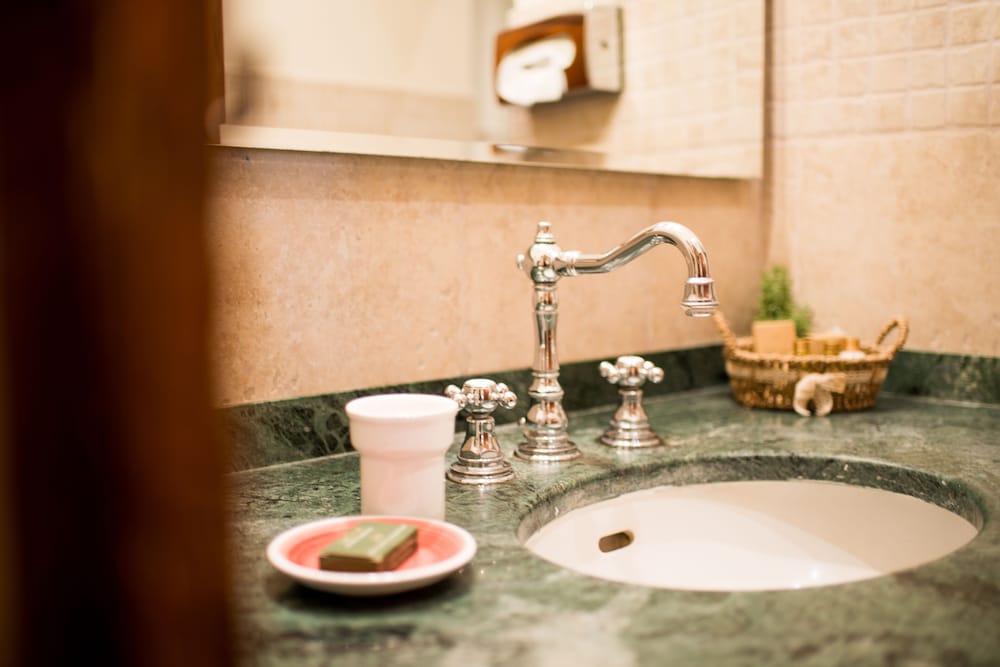 King Romantic Room, Hot Tube - Photo 4
