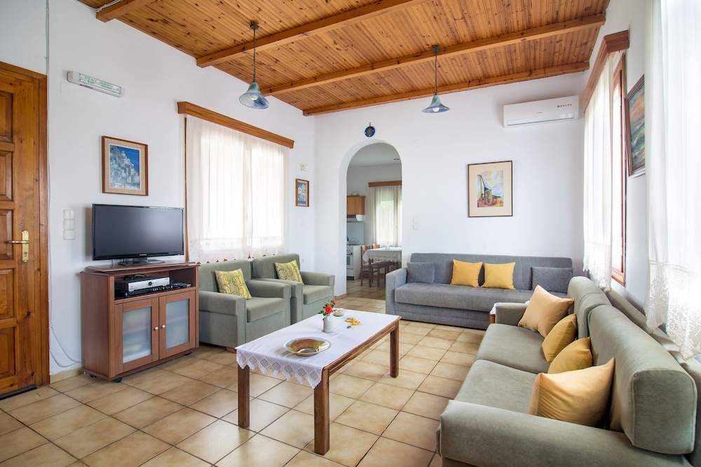 Villa, 3 Bedrooms, Private Pool (Thymari) photo 3