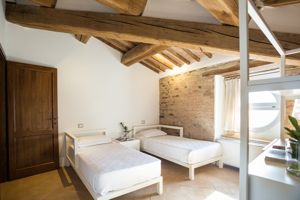 Deluxe Twin Room (Leone Xiii)