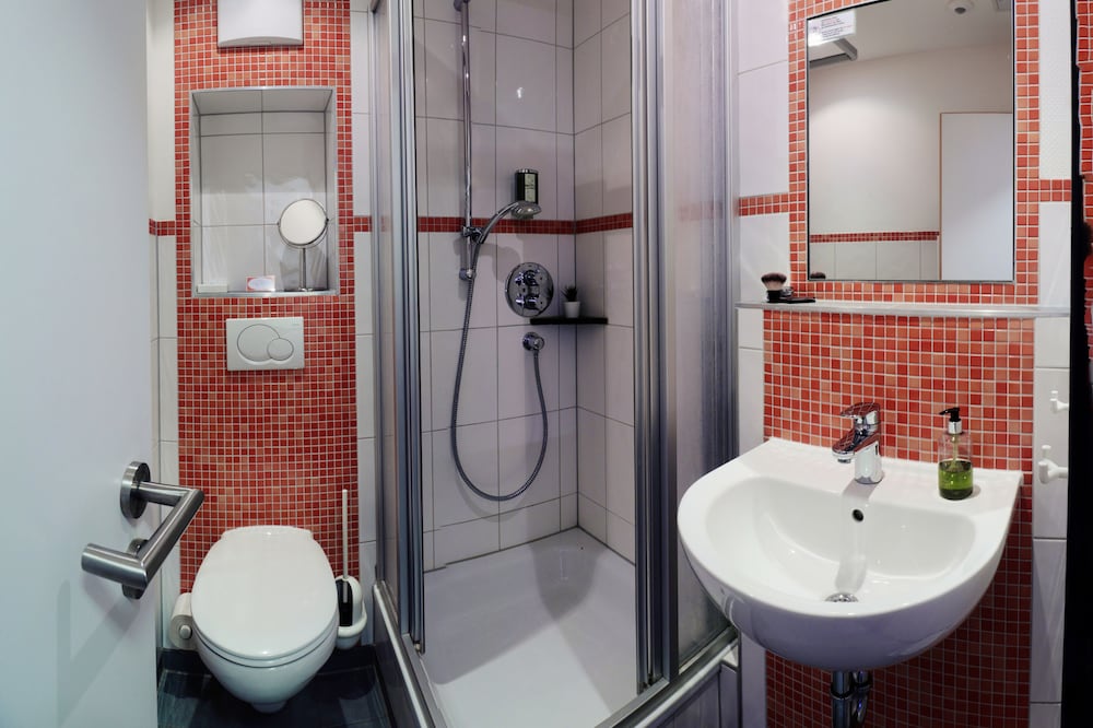 Quadruple Room - Photo 7