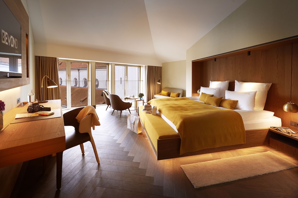Junior Suite Church View - Photo 4