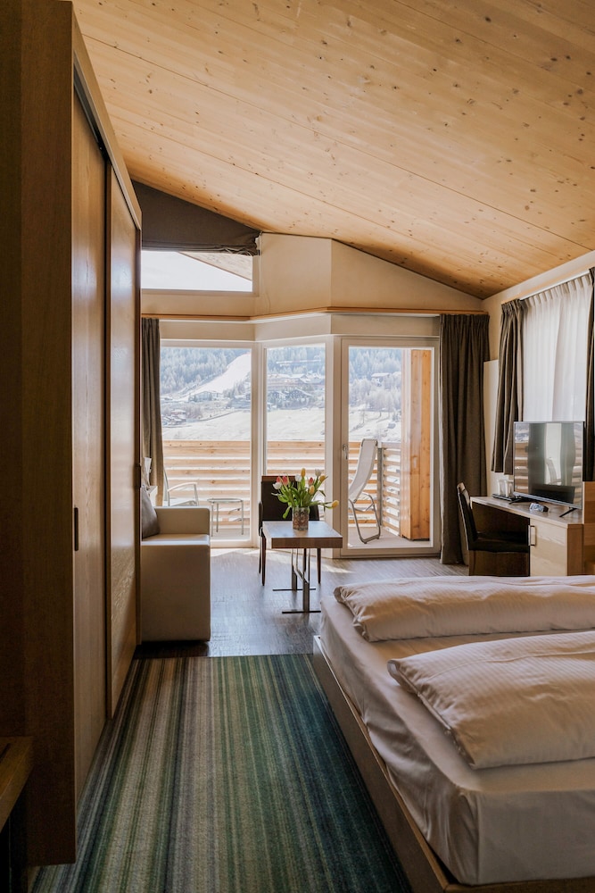 Deluxe Room - Photo 1