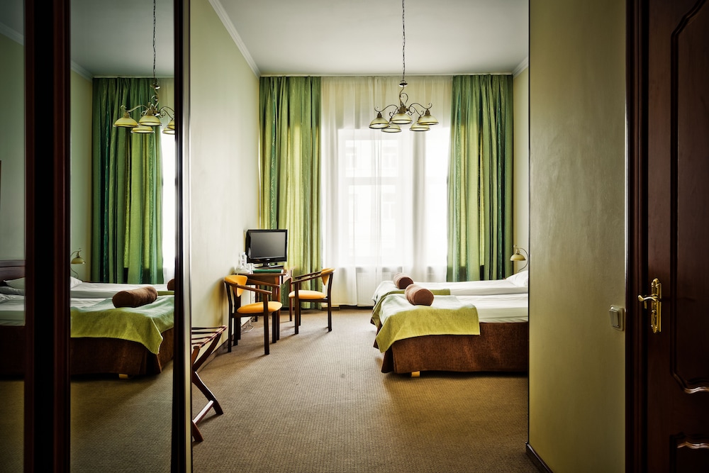 Standard Double or Twin Room photo 1