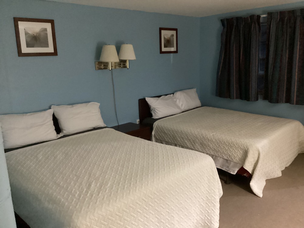 Room, 2 Double Beds, Smoking photo 1