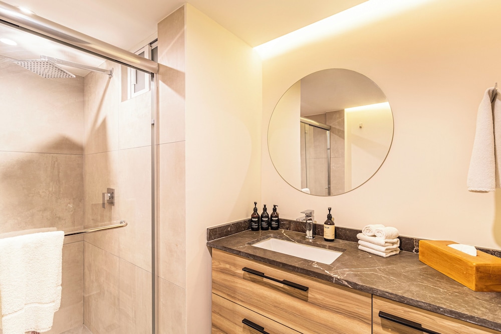 Signature Apartment, City View photo 3
