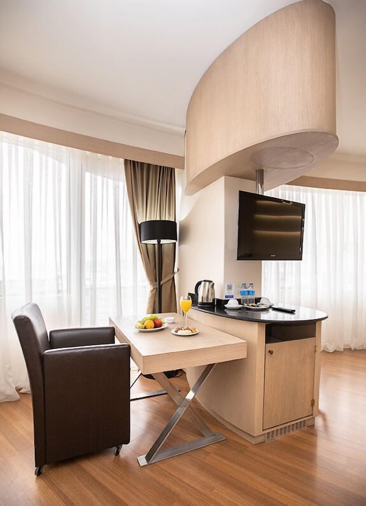 Standard Room, 1 Double Bed, City View photo 3