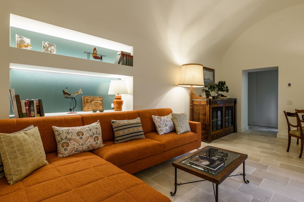 Apartment (Canfora)