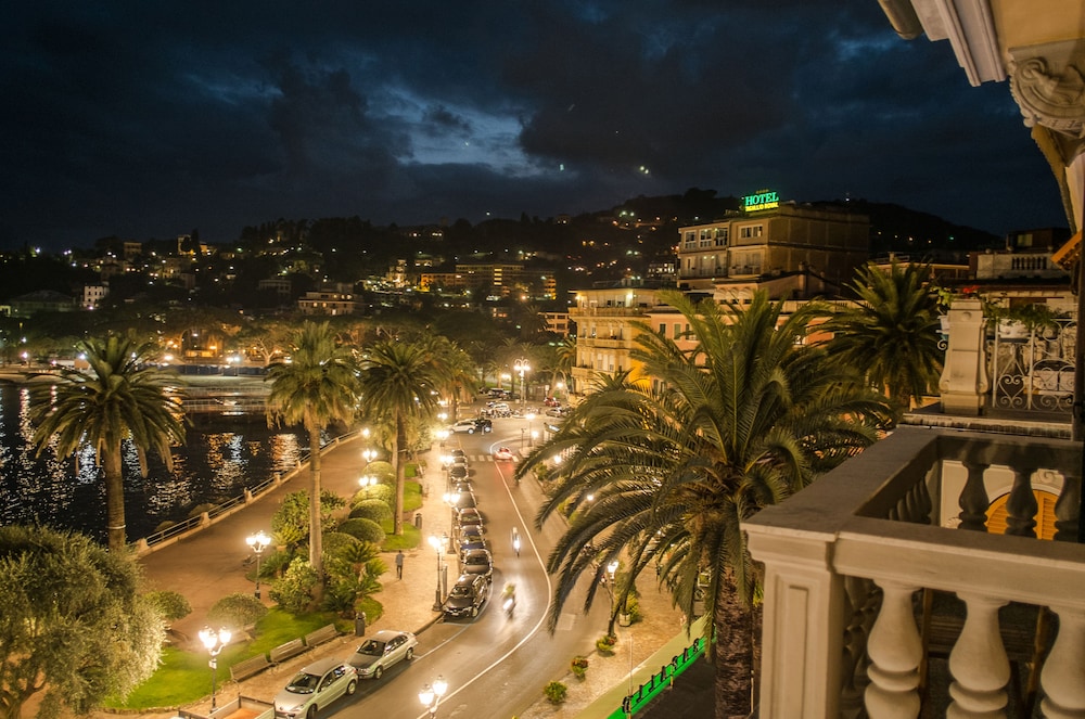 Deluxe Double or Twin Room, Balcony, Sea View - Photo 4