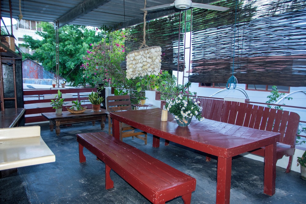 Basic Double Room, Courtyard View photo 3