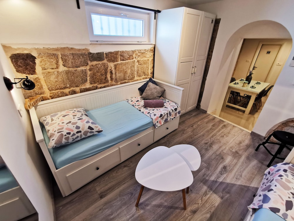 City Villa, 3 Bedrooms, Kitchen - Photo 43