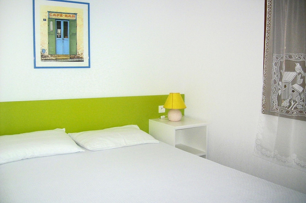 Apartment photo 2