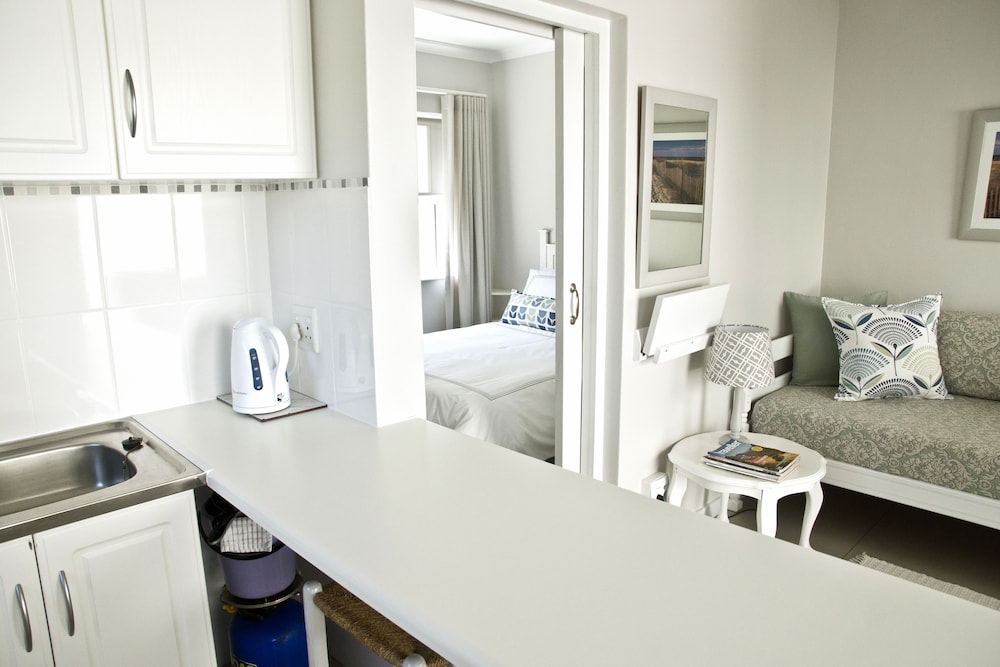 Classic Apartment, 1 Bedroom, Patio, Corner photo 1
