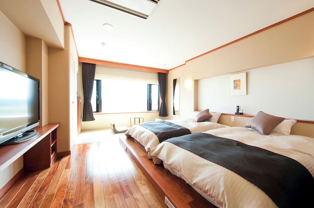 [View Floor] Modern Japanese & Western Style Connecting Rooms (River side), Non Smoking photo 1