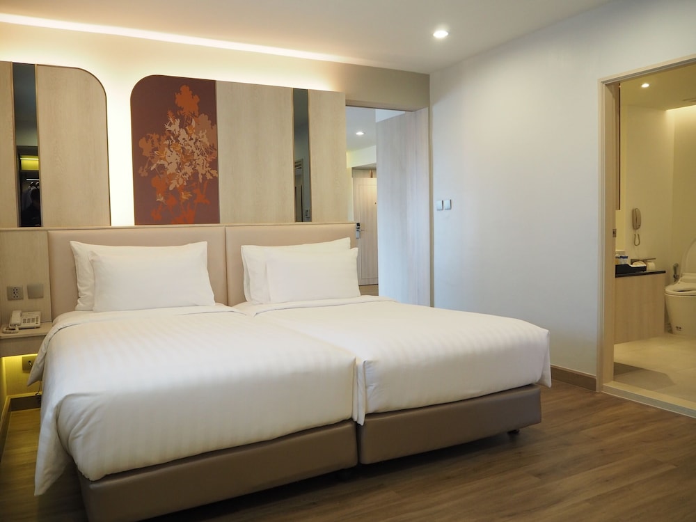 Presidential Suite, 4 Pax photo 2