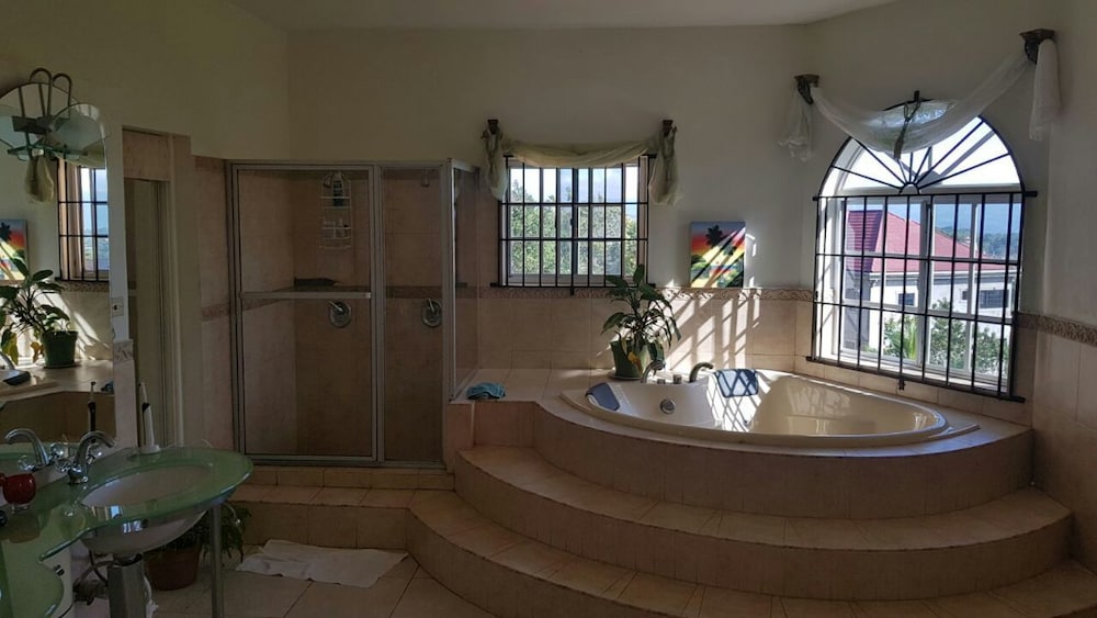 Luxury Room, 1 Bedroom, Garden Area photo 2