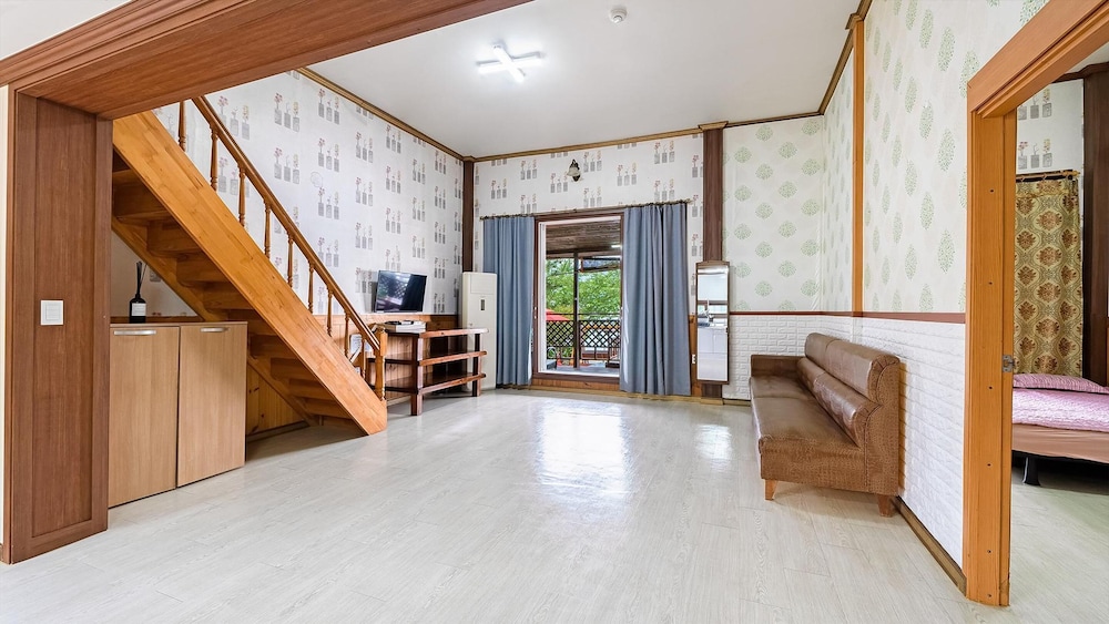 Basic Room, 2 Bedrooms (101(Oceanview)) photo 3