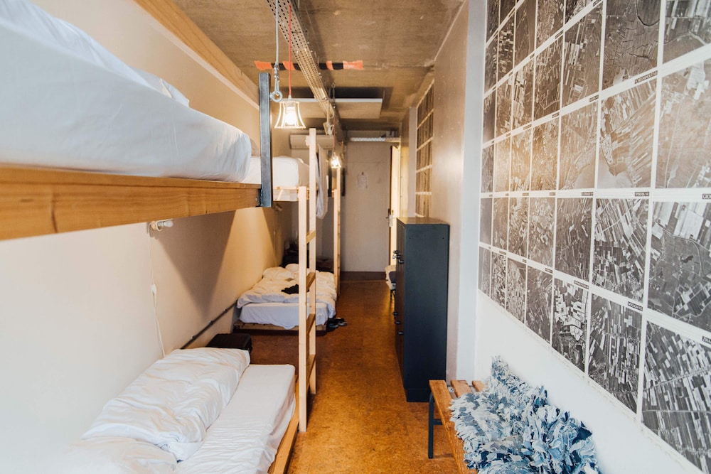 Deluxe Shared Dormitory (5) photo 2