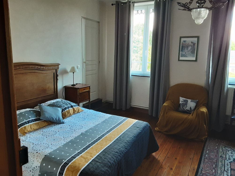 Yellow Double Room photo 1