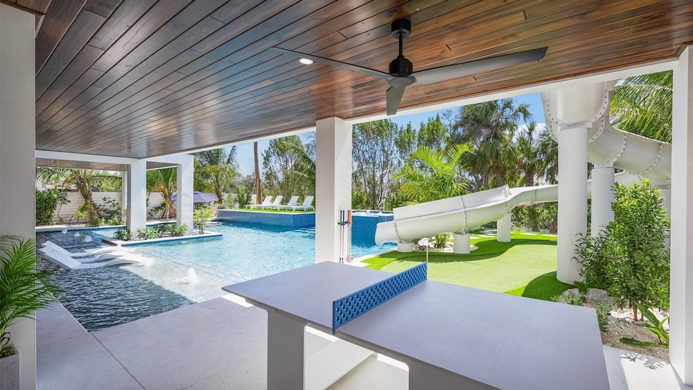 Deep Blue Sea in Sarasota, 사진 11