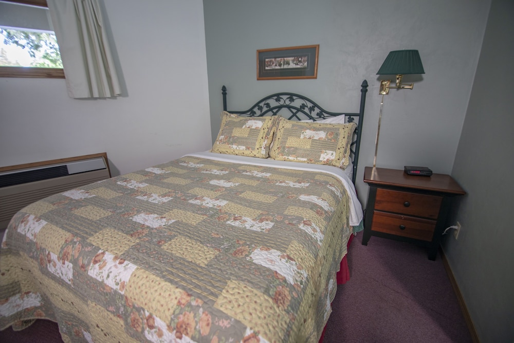 Deluxe Room, 1 Queen Bed With Sofa Bed (Lodge Second Floor) photo 1