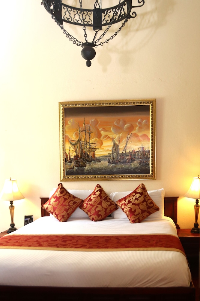 Senior Suite, 1 King Bed - Photo 4
