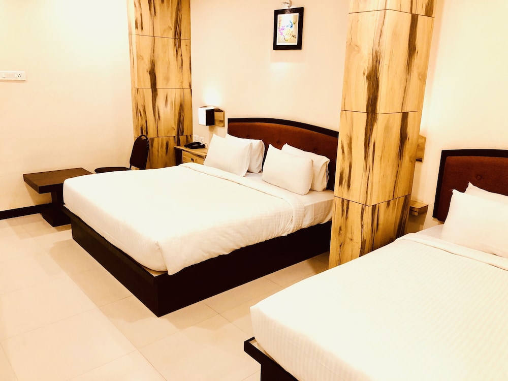Executive Quadruple Room photo 3