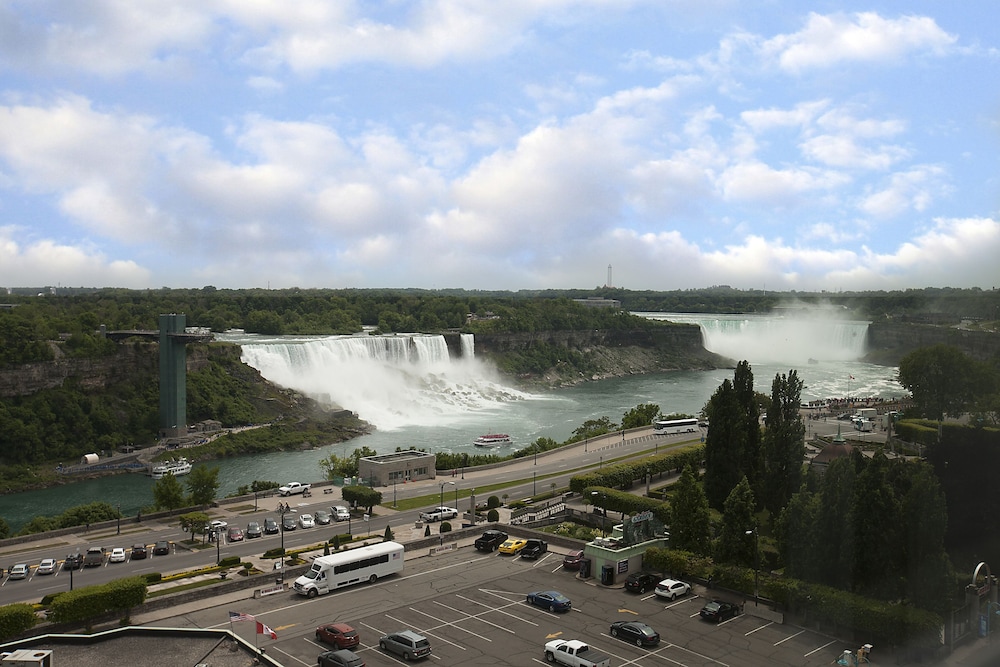 Suite, 2 Bedrooms, View (Niagara Falls View)