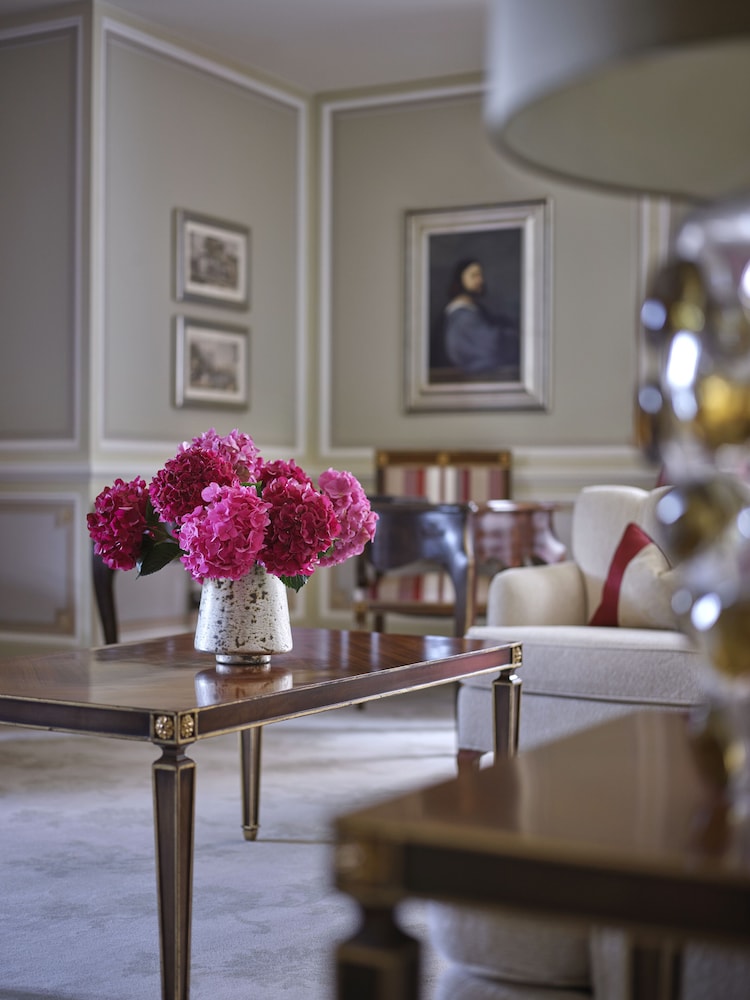 Suite (Imperial)