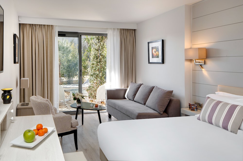 Deluxe Double Room - Photo 1