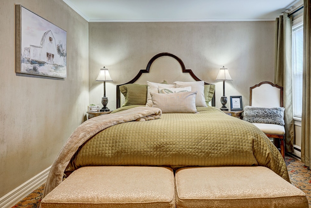 Comfort Room, 1 Queen Bed (Rowe) photo 2