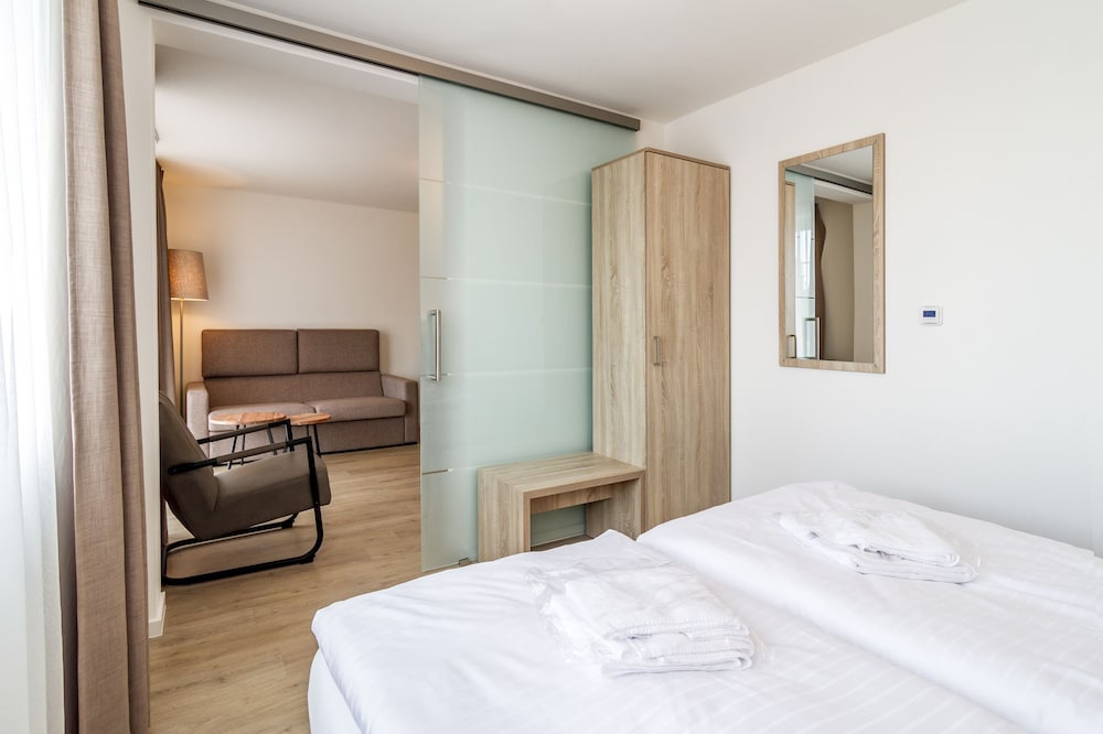 Elite Apartment, 2 Bedrooms, Balcony (AP 9)