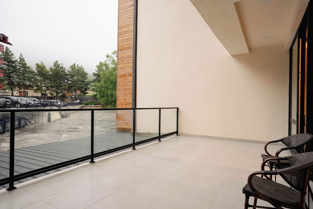 Two-Bedroom Suite - Photo 2