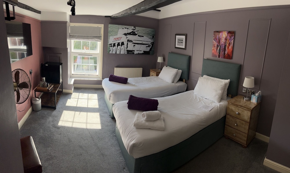 Deluxe Twin Room, Ensuite - Photo 1