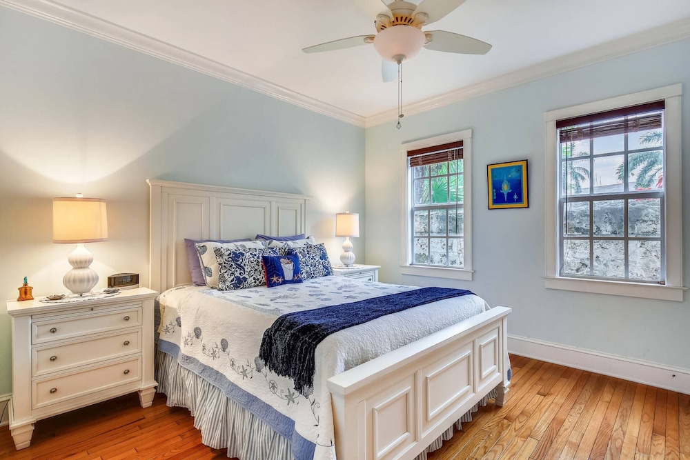 House (2 Bedrooms)