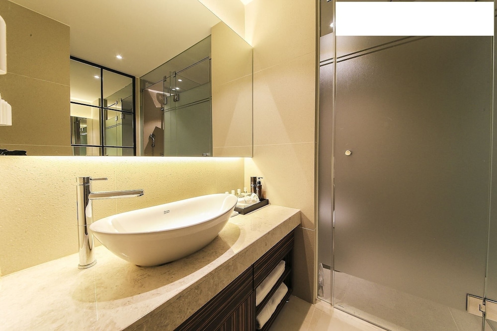 Premium Twin Room photo 3