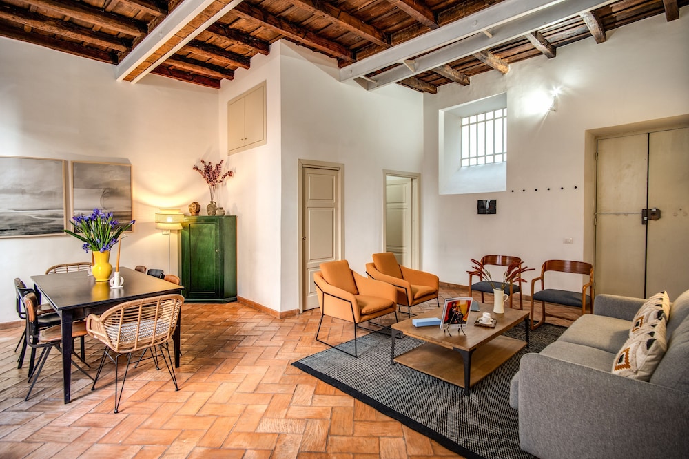 Family Apartment, 4 Bedrooms, Terrace, City View photo 1