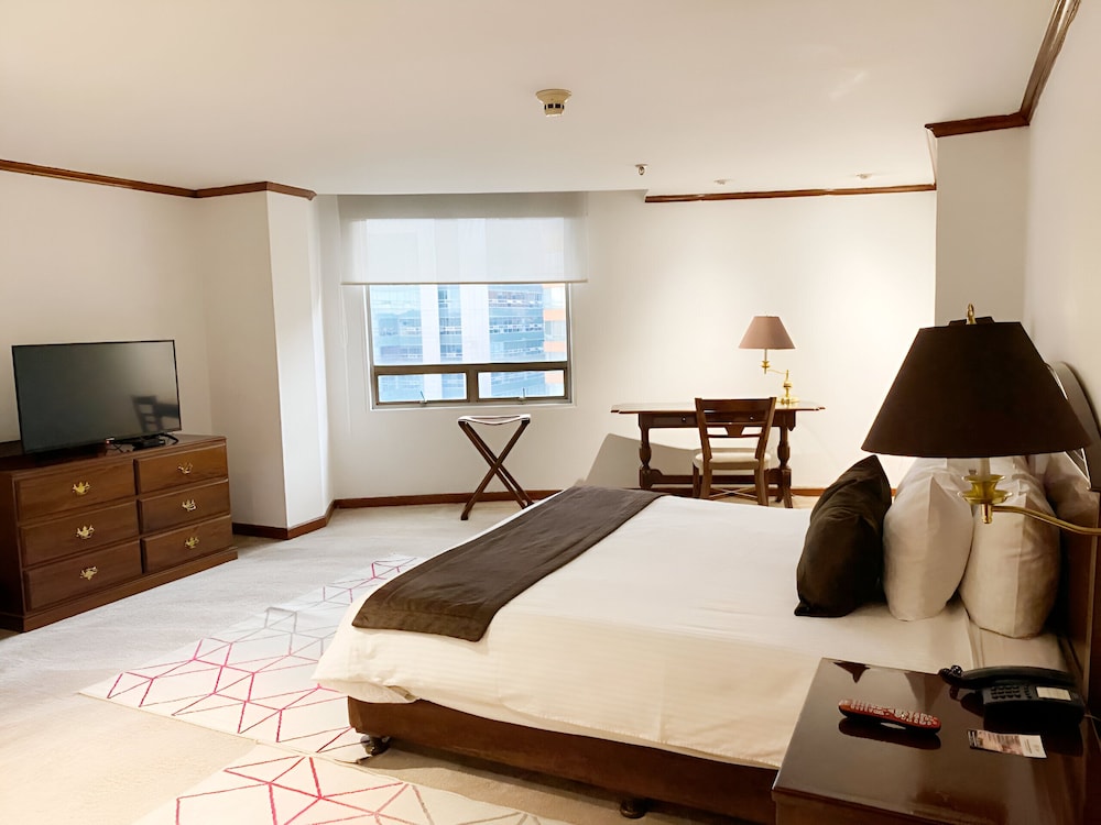 Deluxe Studio Suite - Photo 1